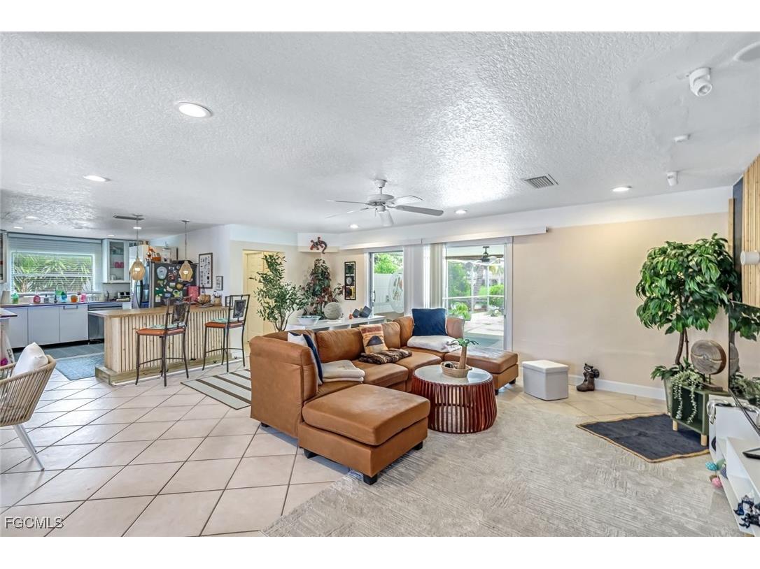 5333 Cocoa Court Cape Coral FL 33904 2025007228 image8