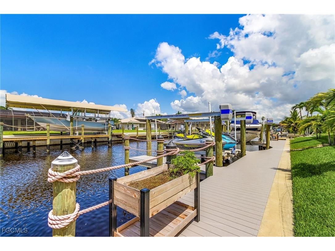 5338 Colonade Court Cape Coral FL 33904 2025003239 image43