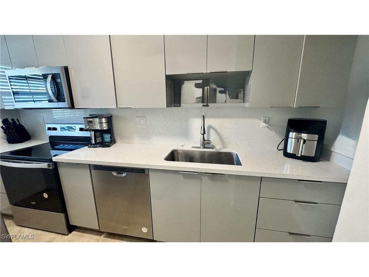 5339 Treetops Drive Naples FL 34113 225080860 image4