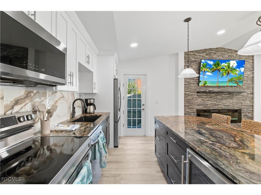 534 Piedmont Road Sanibel FL 33957 2025021679 image8