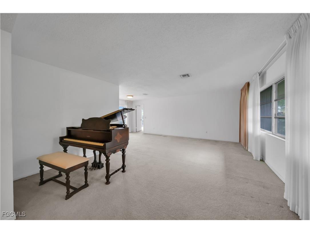 5341 Fairfield Way Fort Myers FL 33919 2025007567 image10