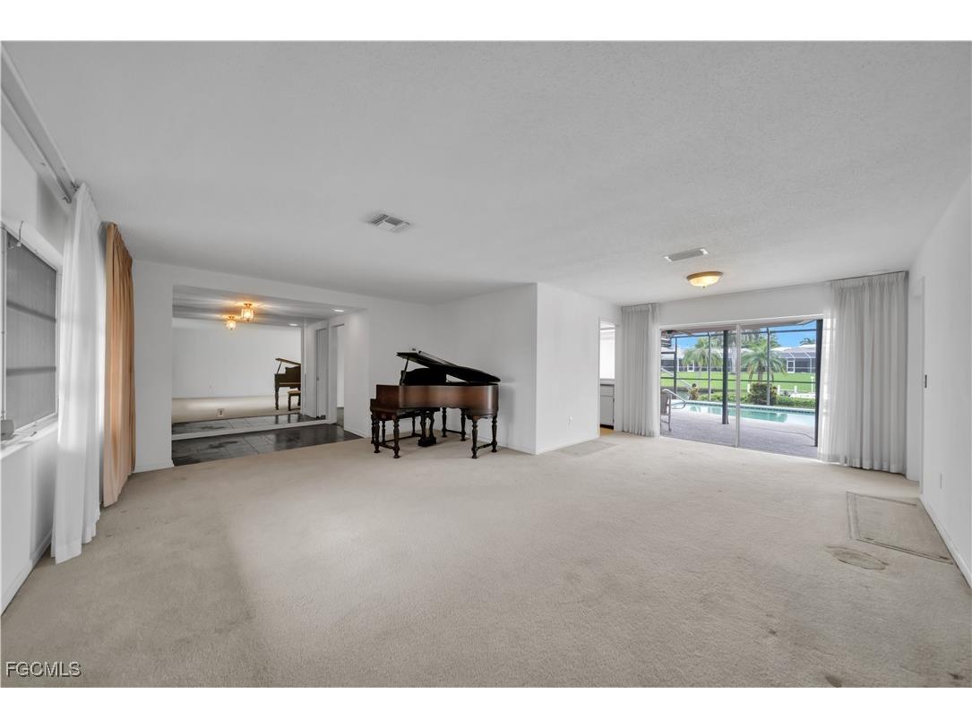 5341 Fairfield Way Fort Myers FL 33919 2025007567 image8