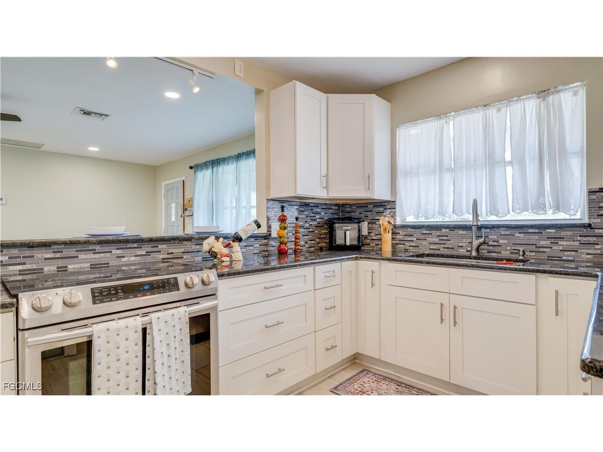 5343 Mayfair Court Cape Coral FL 33904 2025001133 image13