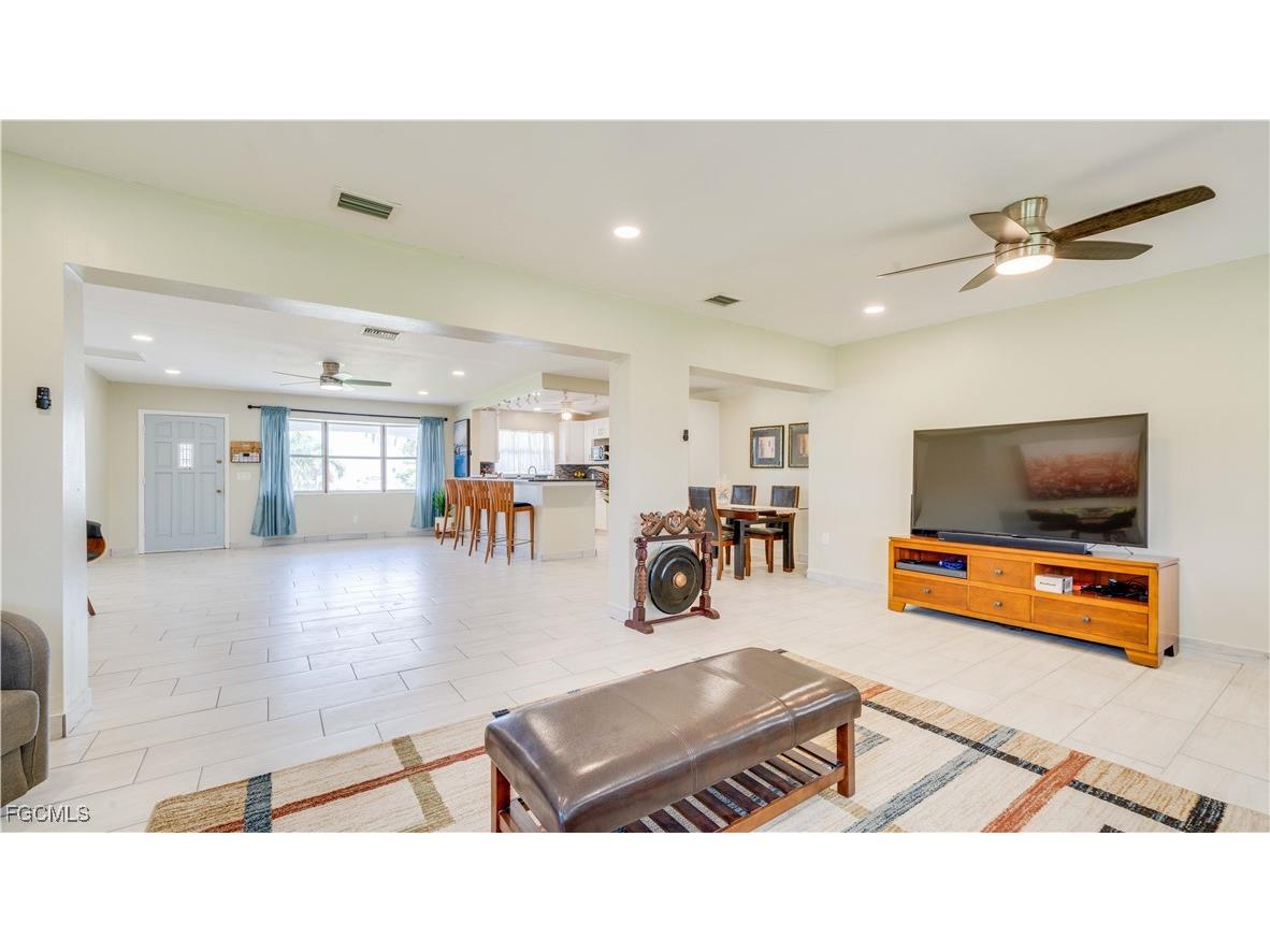 5343 Mayfair Court Cape Coral FL 33904 2025001133 image17