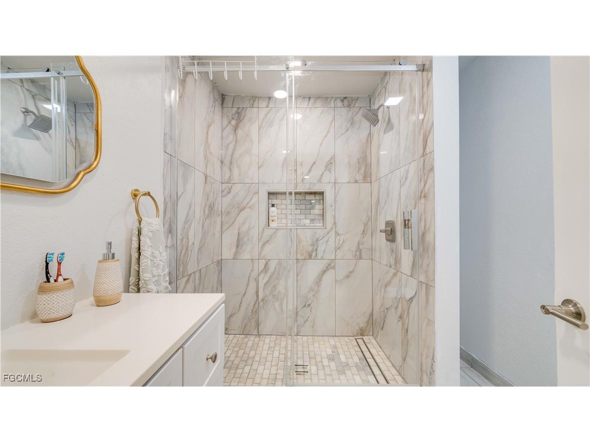 5343 Mayfair Court Cape Coral FL 33904 2025001133 image26