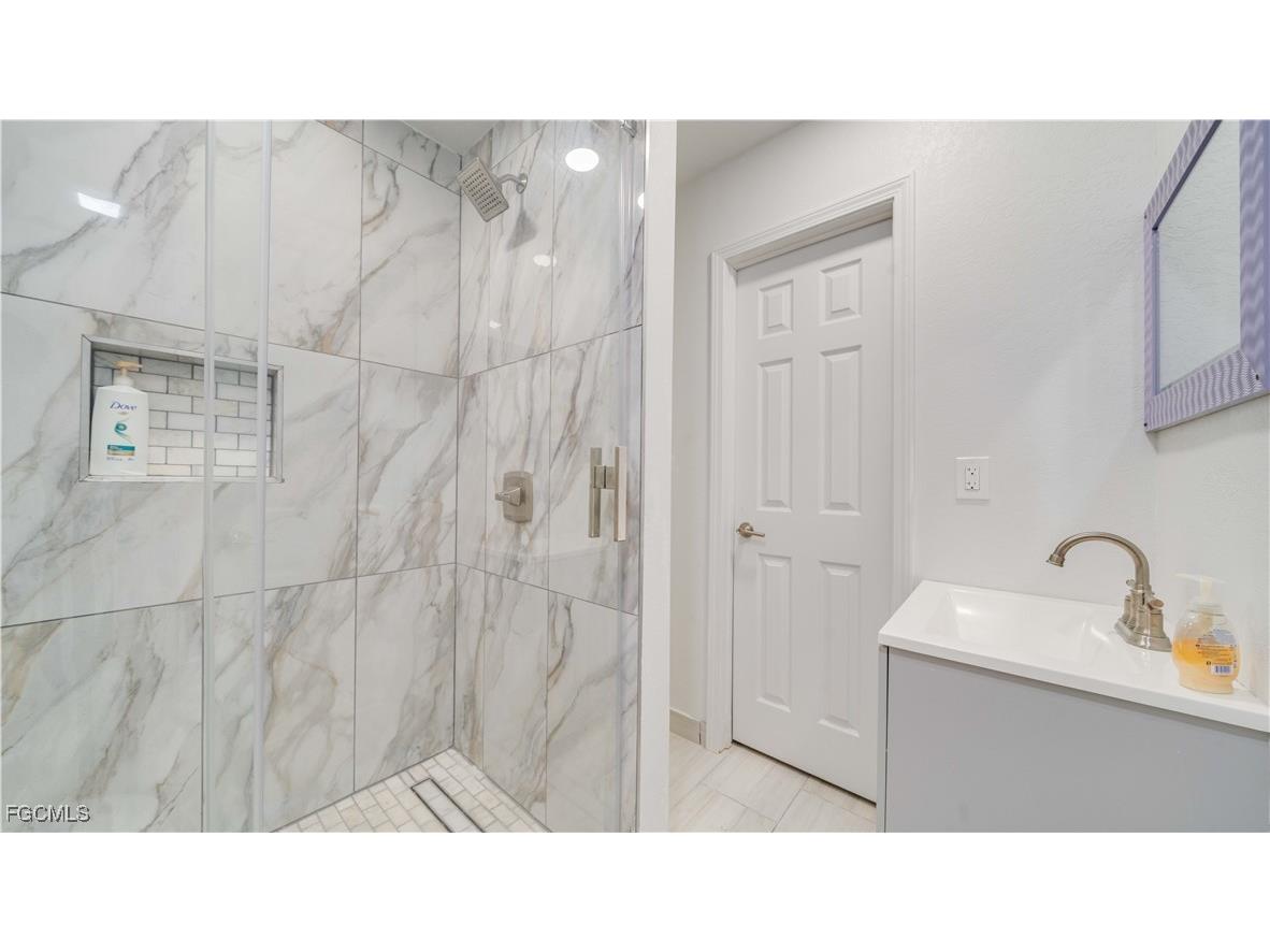 5343 Mayfair Court Cape Coral FL 33904 2025001133 image31