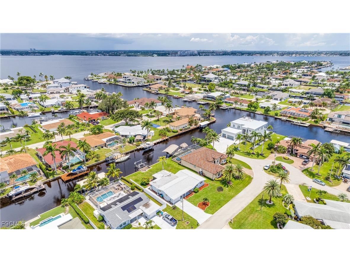 5343 Mayfair Court Cape Coral FL 33904 2025001133 image37