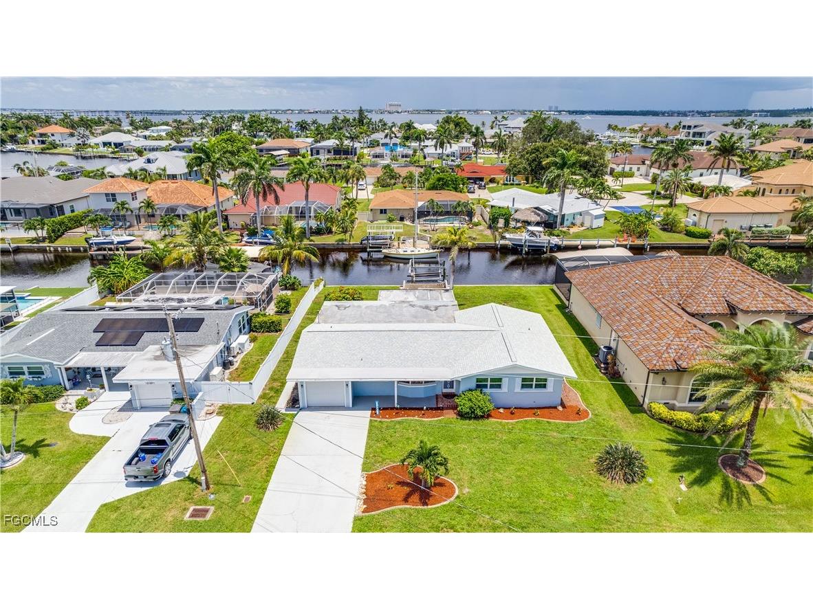 5343 Mayfair Court Cape Coral FL 33904 2025001133 image39