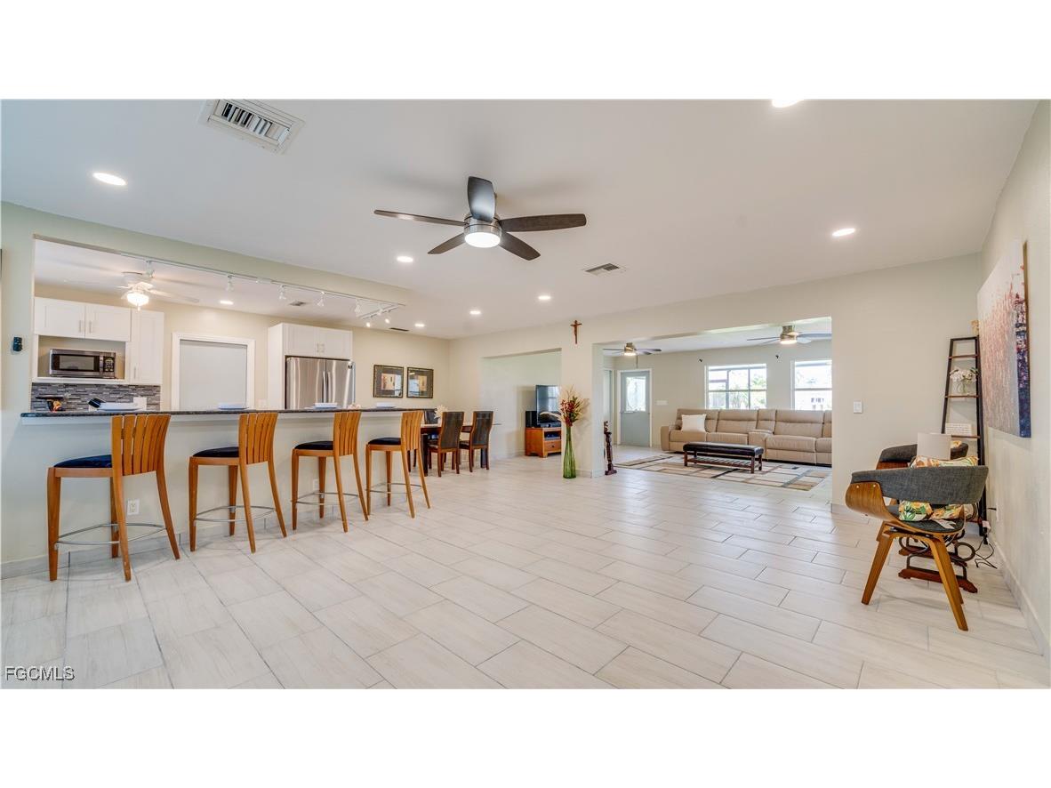 5343 Mayfair Court Cape Coral FL 33904 2025001133 image4