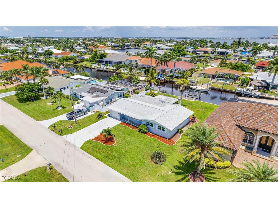 5343 Mayfair Court Cape Coral FL 33904 2025001133 image40