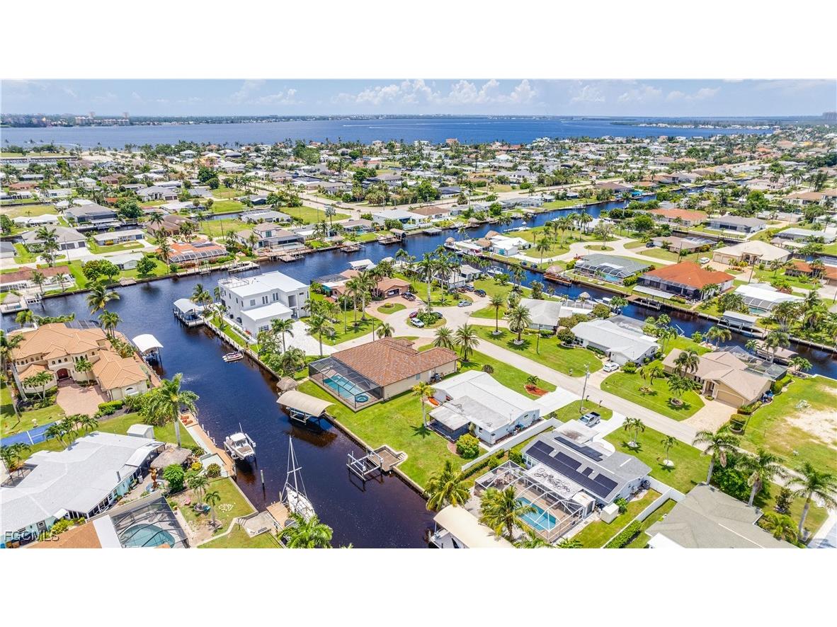 5343 Mayfair Court Cape Coral FL 33904 2025001133 image42