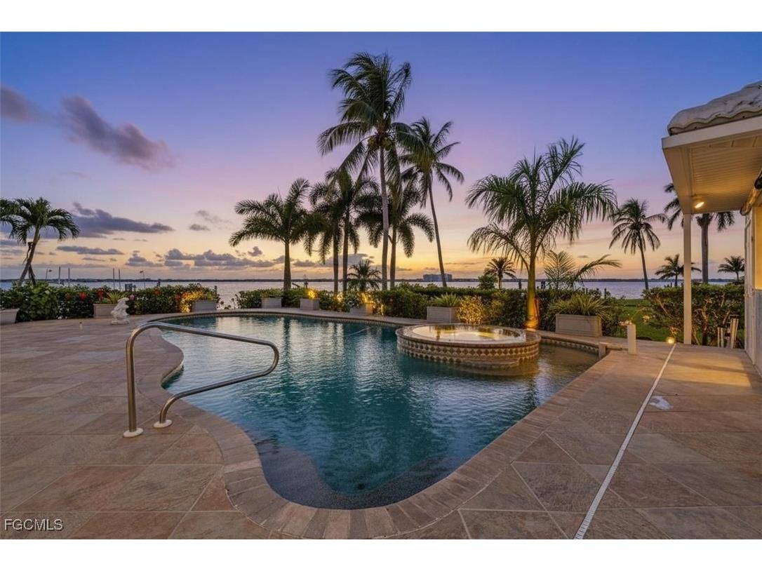 5345 Nautilus Drive Cape Coral FL 33904 2025026266 image1
