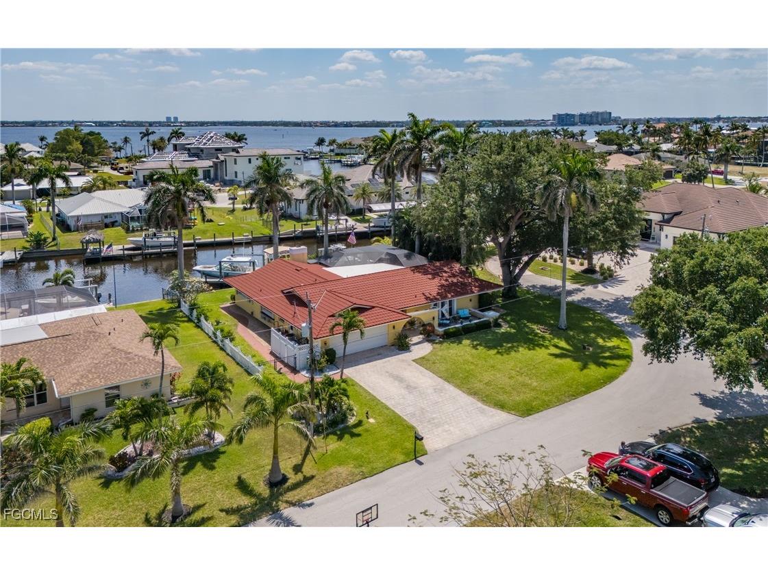 5347 Malibu Court Cape Coral FL 33904 2025021197 image1