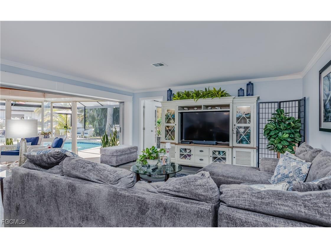 5347 Malibu Court Cape Coral FL 33904 2025021197 image18