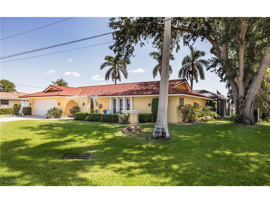 5347 Malibu Court Cape Coral FL 33904 2025021197 image3