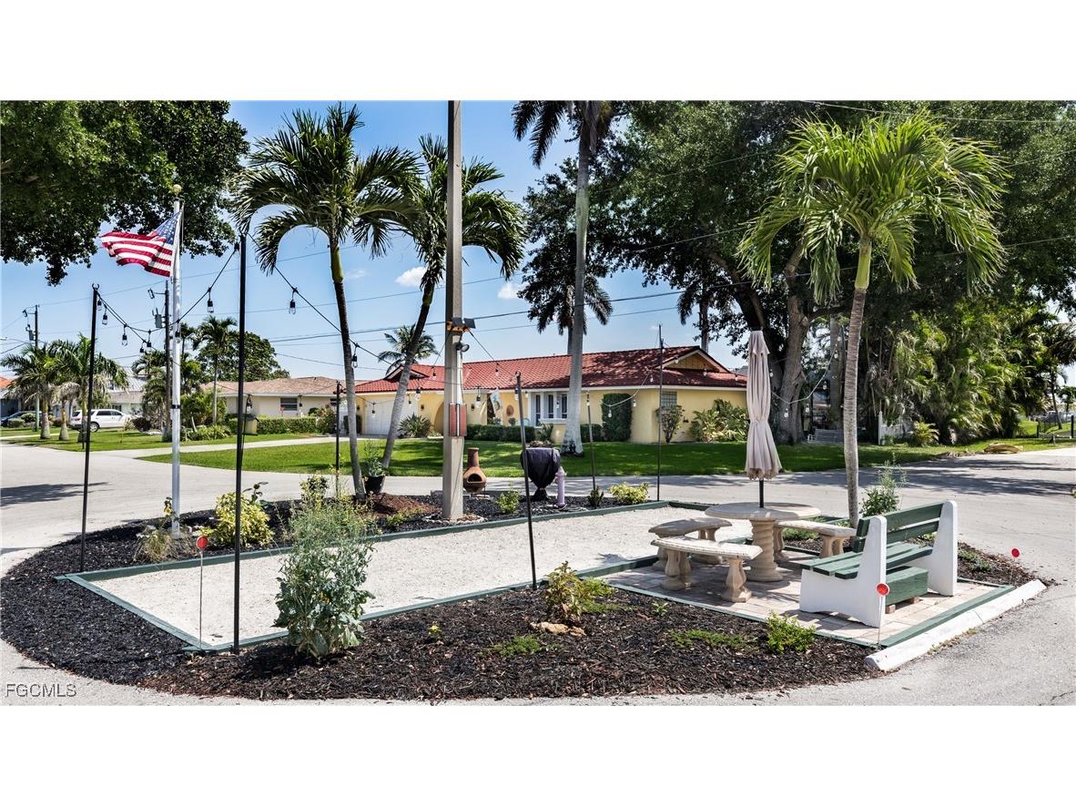 5347 Malibu Court Cape Coral FL 33904 2025021197 image4