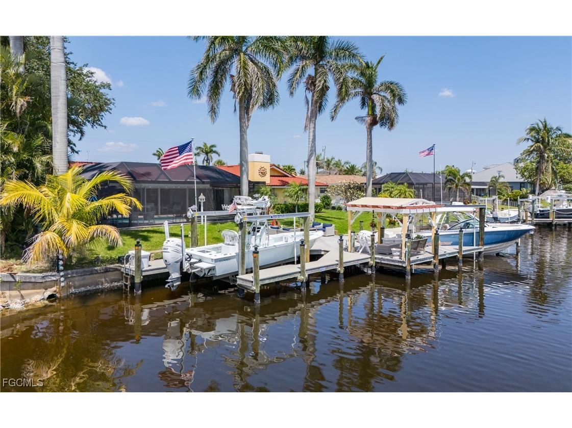 5347 Malibu Court Cape Coral FL 33904 2025021197 image6