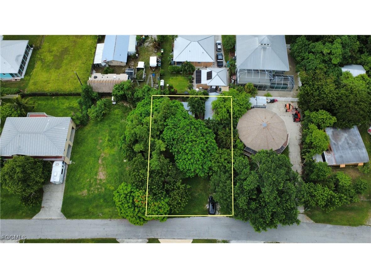 535 Coconut Avenue Other FL 34140 2025010972 image1