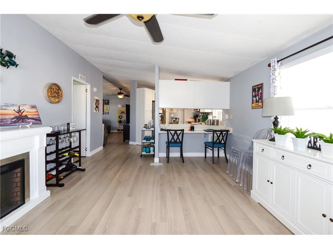 535 Sunshine Avenue North Fort Myers FL 33903 2025021776 image1