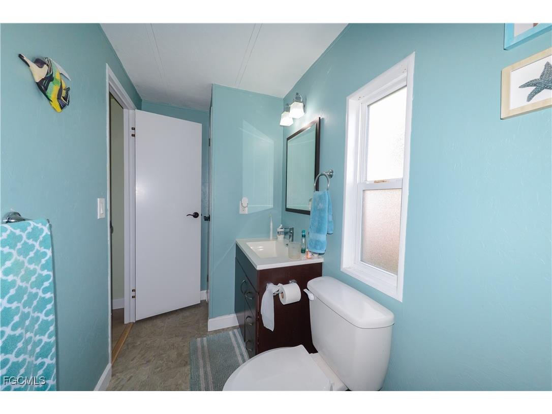 535 Sunshine Avenue North Fort Myers FL 33903 2025021776 image17