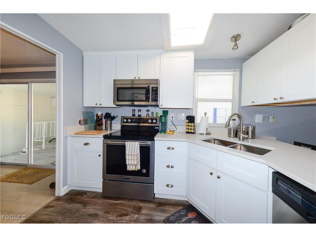 535 Sunshine Avenue North Fort Myers FL 33903 2025021776 image32