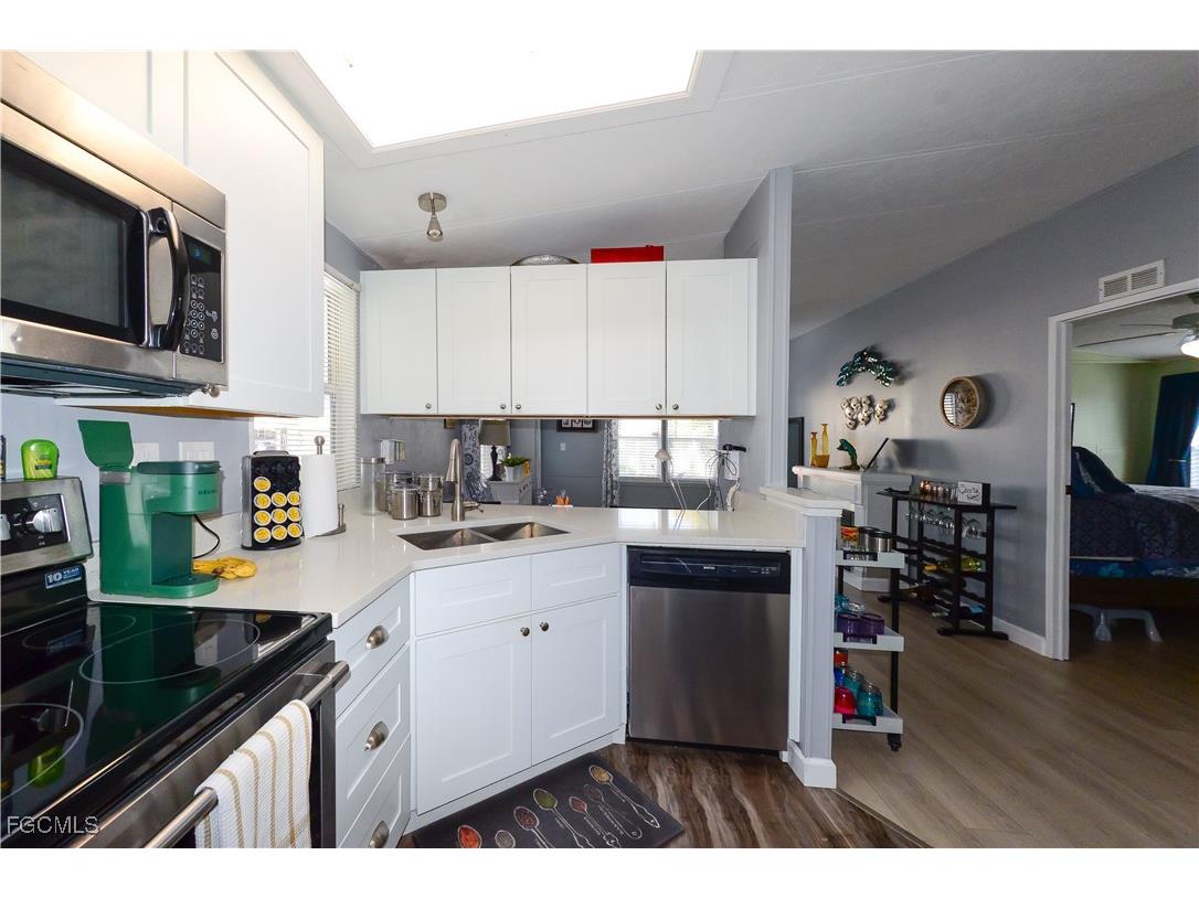 535 Sunshine Avenue North Fort Myers FL 33903 2025021776 image34