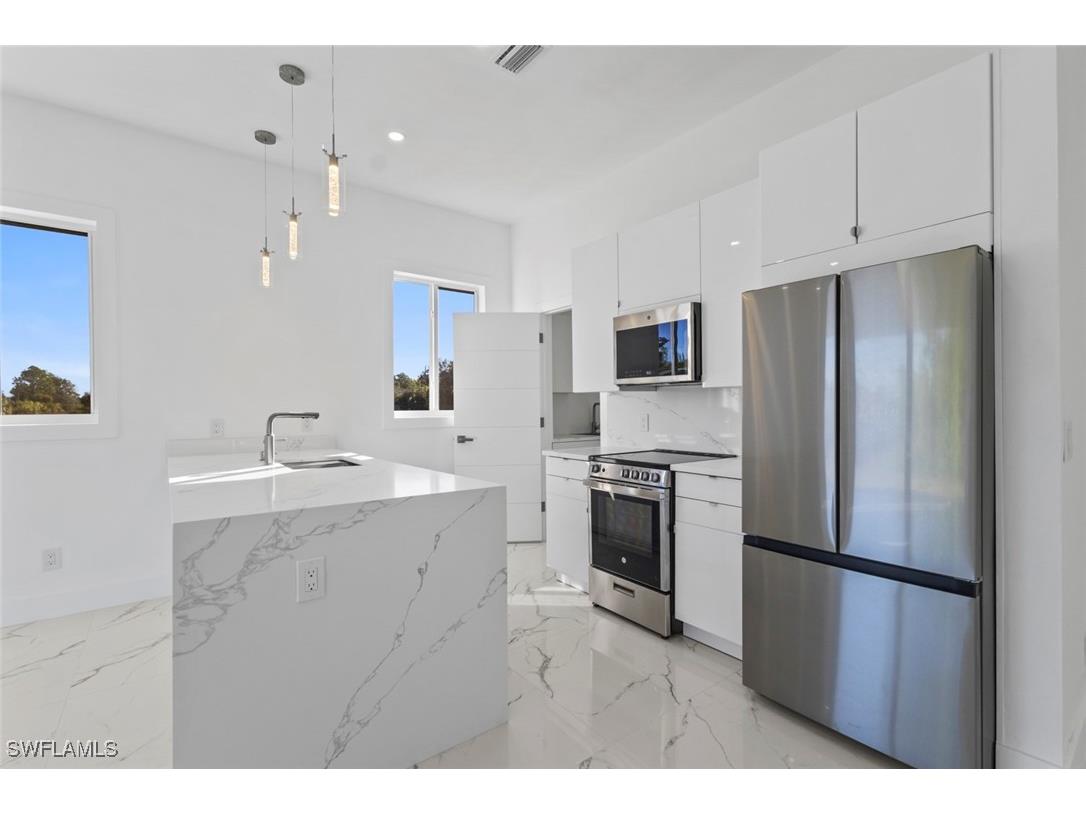 535 Manhattan Street E Lehigh Acres FL 33974 226002021 image5