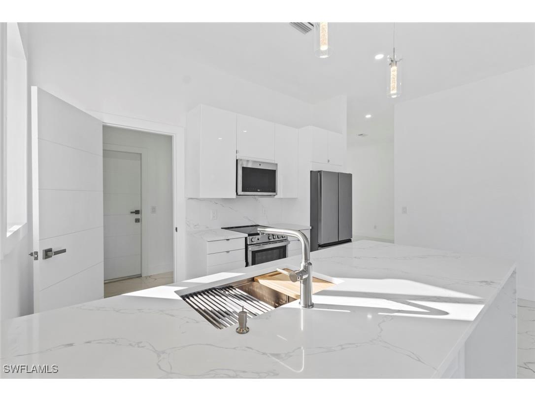 535 Manhattan Street E Lehigh Acres FL 33974 226002021 image6