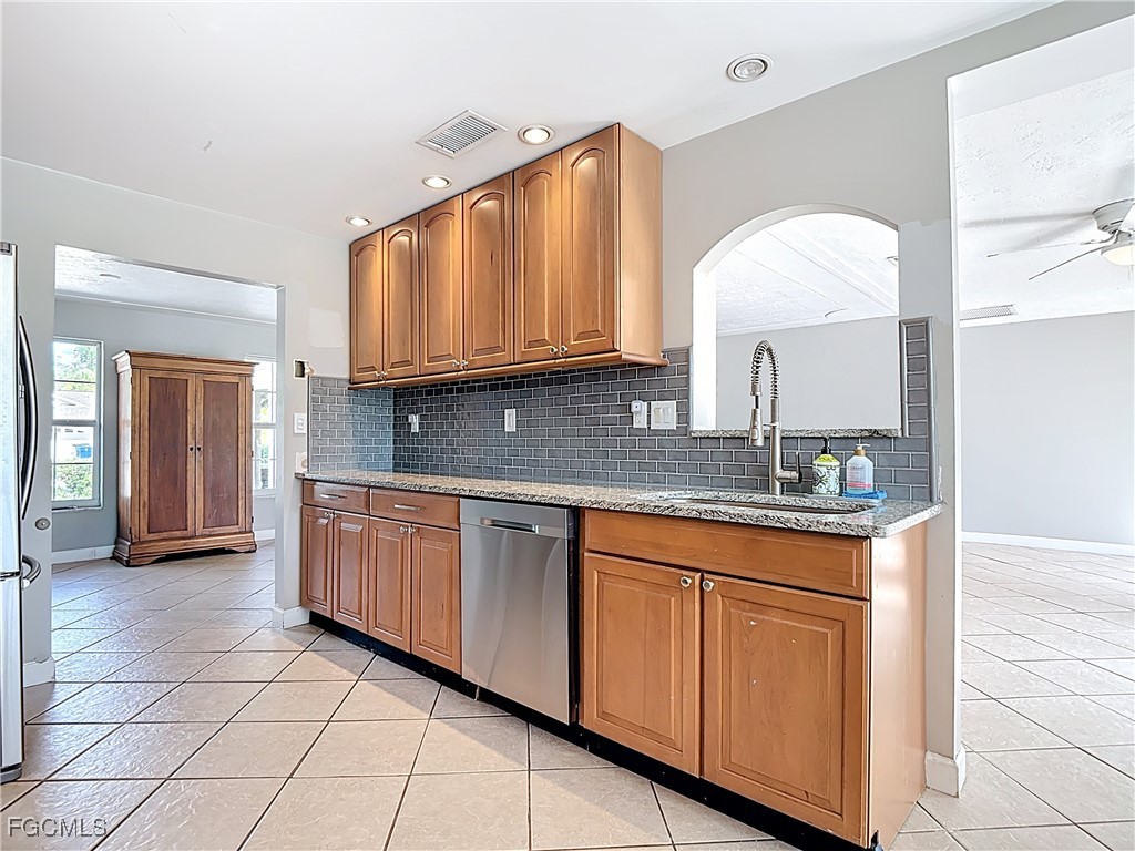 5351 Chippendale Circle E Fort Myers FL 33919 2025005373 image11