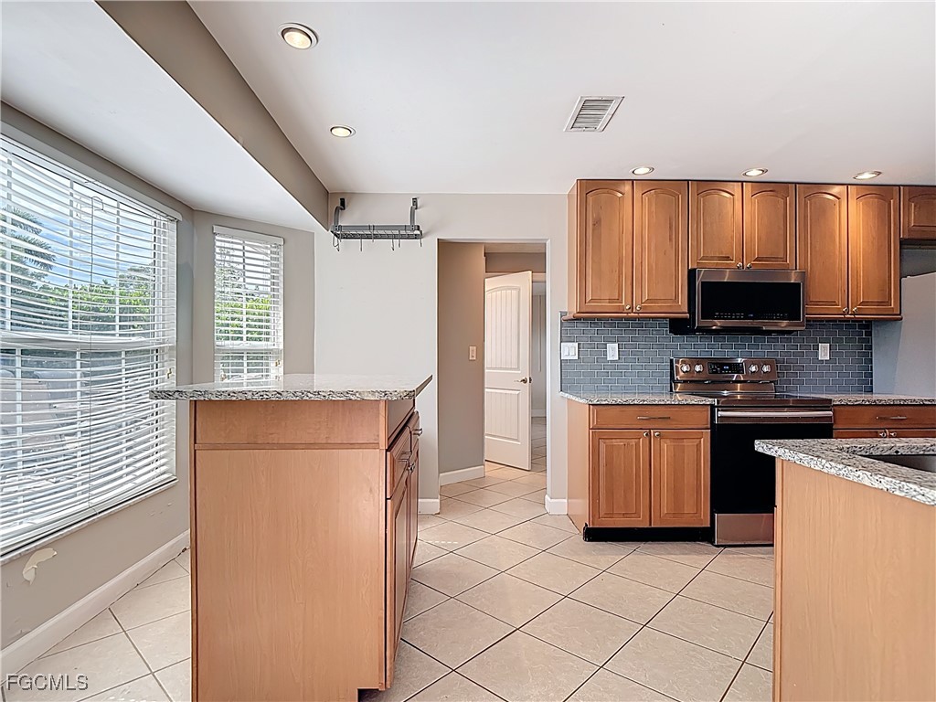 5351 Chippendale Circle E Fort Myers FL 33919 2025005373 image15