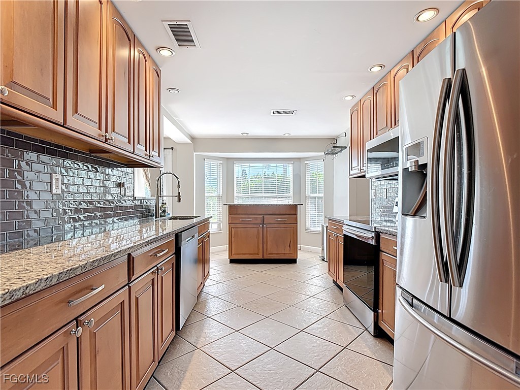 5351 Chippendale Circle E Fort Myers FL 33919 2025005373 image7