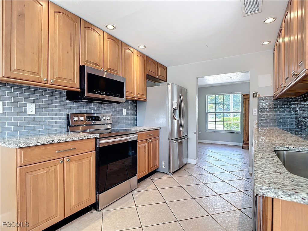 5351 Chippendale Circle E Fort Myers FL 33919 2025005373 image9