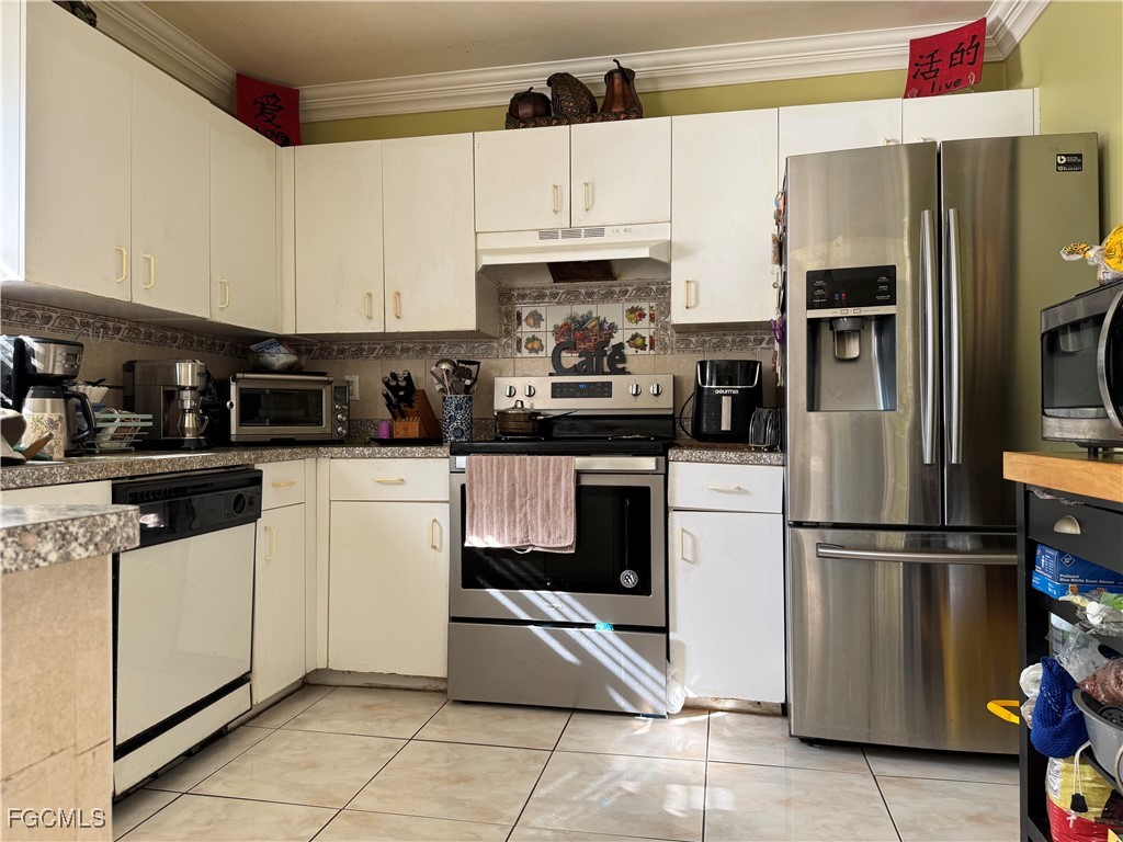 5353 Martin Street Naples FL 34113 2025019476 image13