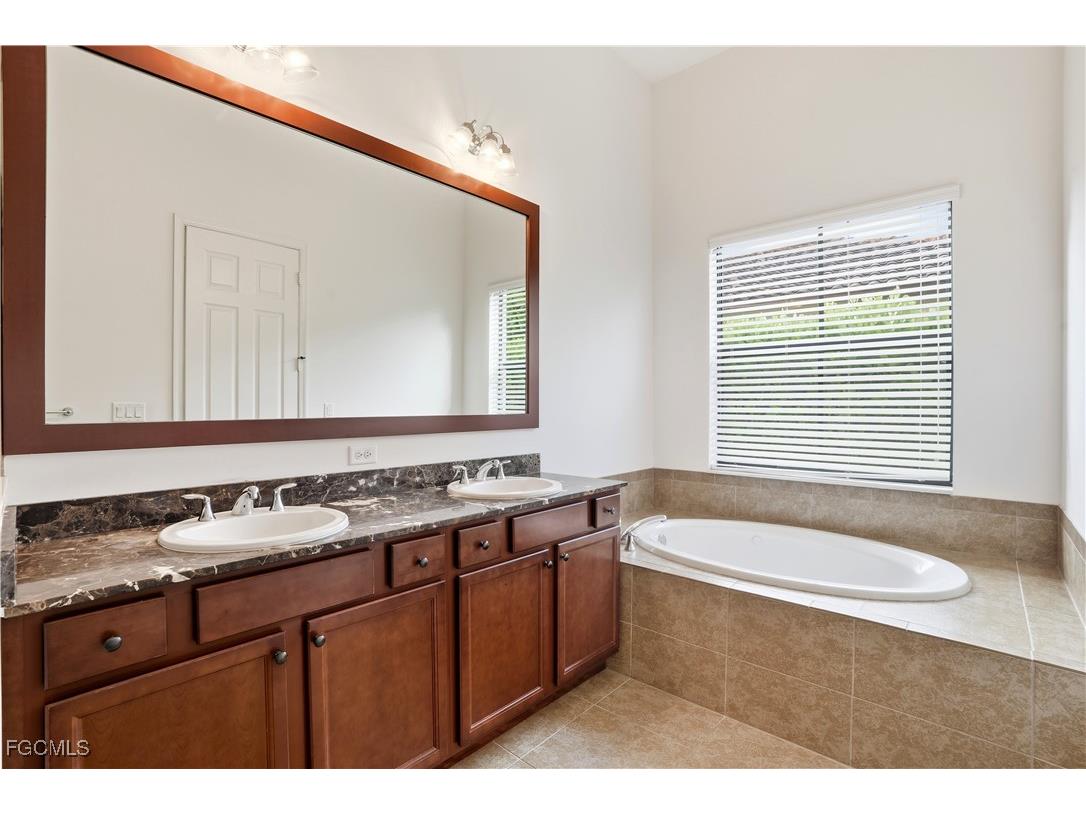 5355 Ferrari Avenue Ave Maria FL 34142 2025011969 image15