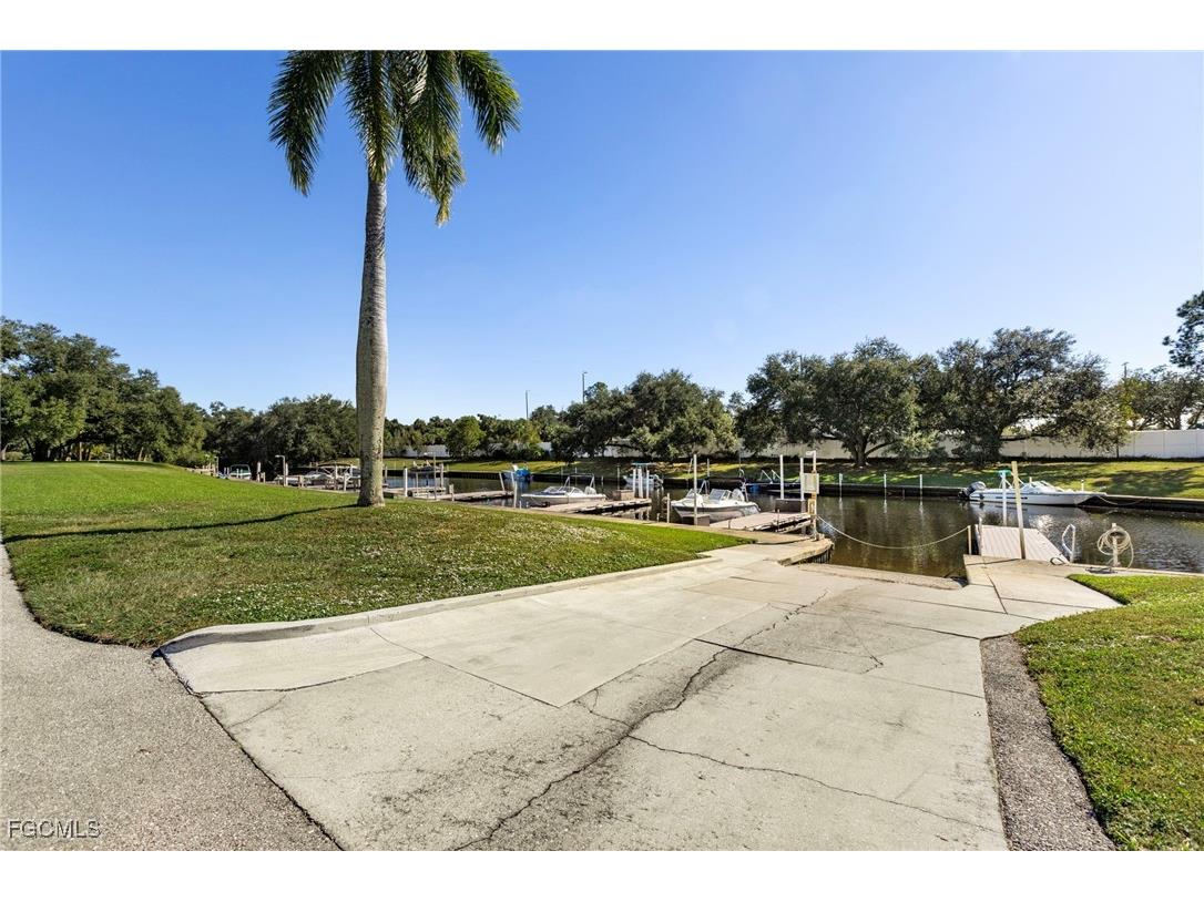 536 Pangola Drive North Fort Myers FL 33903 2025005168 image7