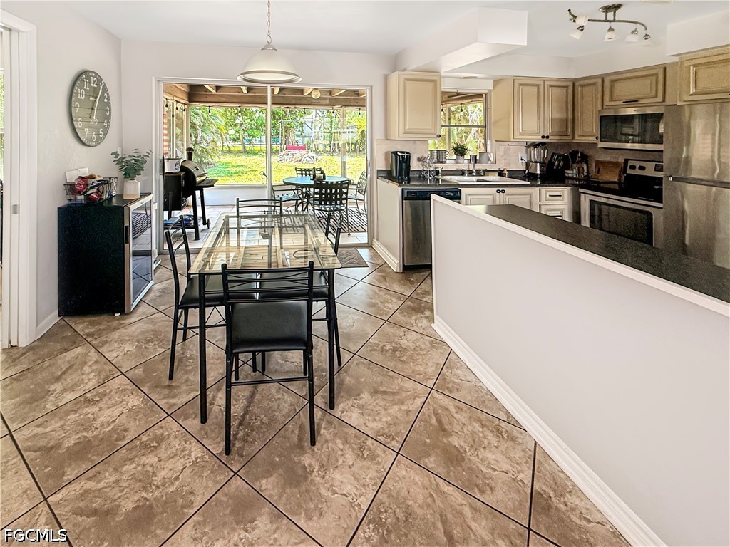 536 SE 26th Terrace Cape Coral FL 33904 2026021436 image10