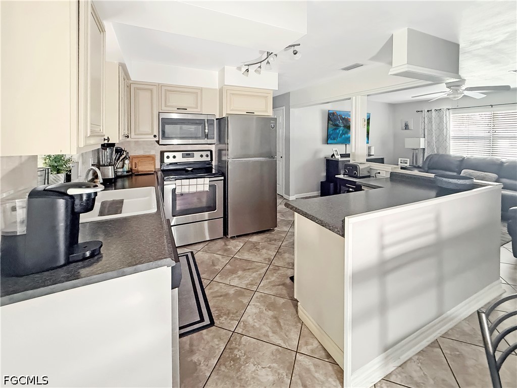 536 SE 26th Terrace Cape Coral FL 33904 2026021436 image2