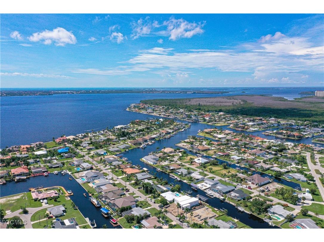 5362 Bayshore Avenue Cape Coral FL 33904 2025000341 image1
