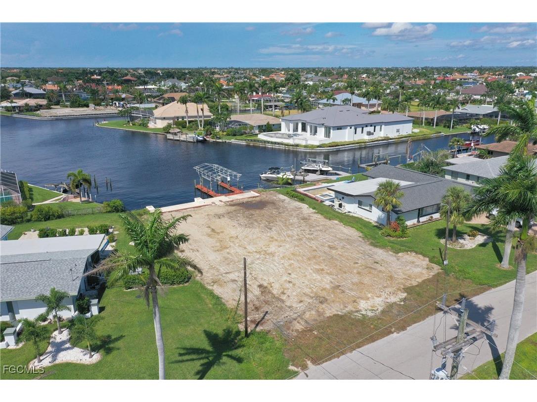 5362 Bayshore Avenue Cape Coral FL 33904 2025000341 image3