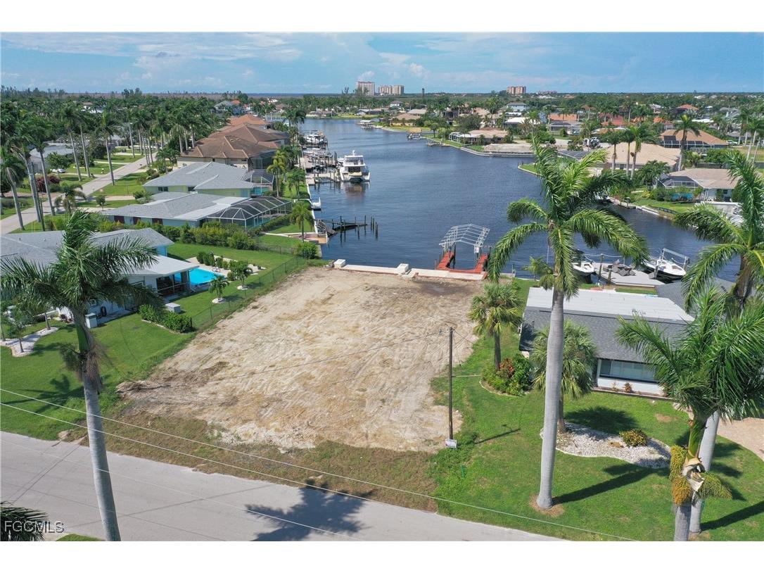 5362 Bayshore Avenue Cape Coral FL 33904 2025000341 image4