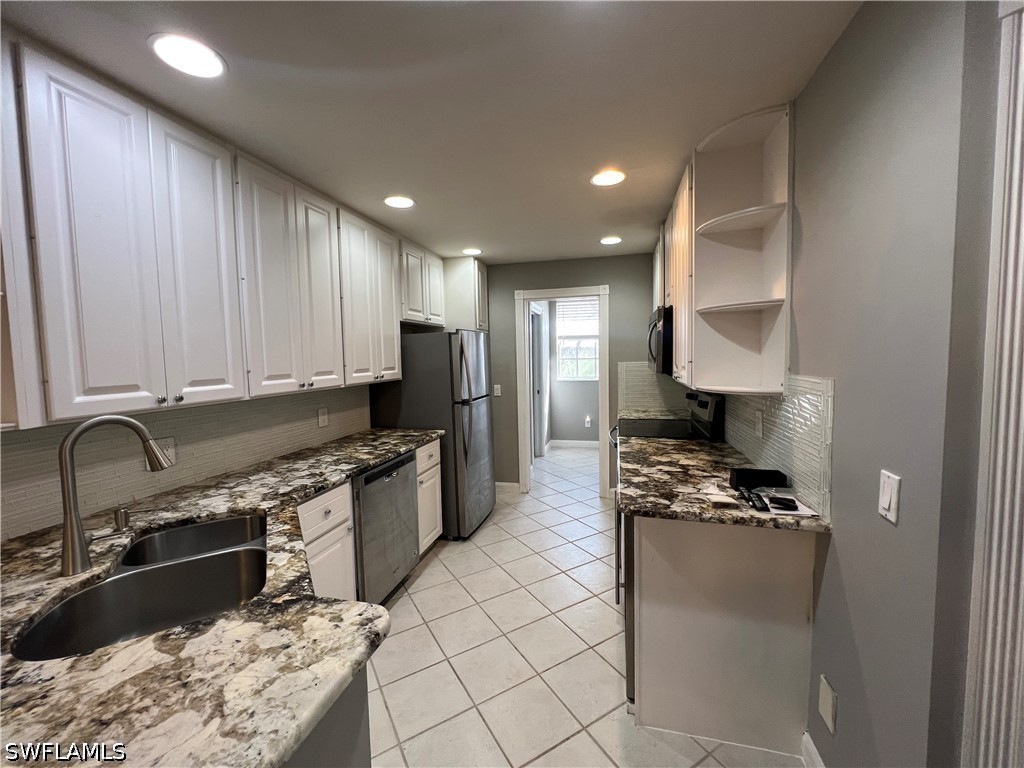 5365 Cove Circle #125 Naples FL 34119 226009426 image18