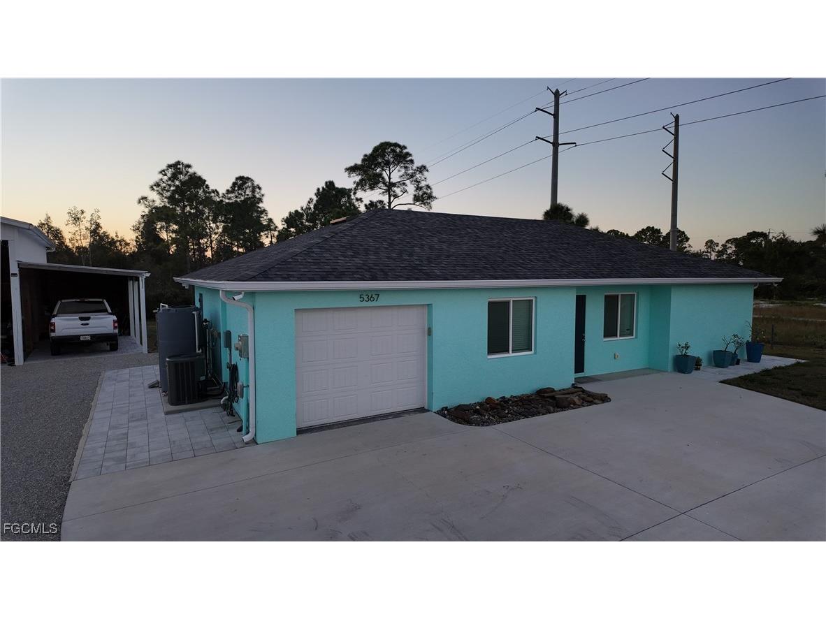 5367 Grovewood Circle Punta Gorda FL 33982 2025020568 image1