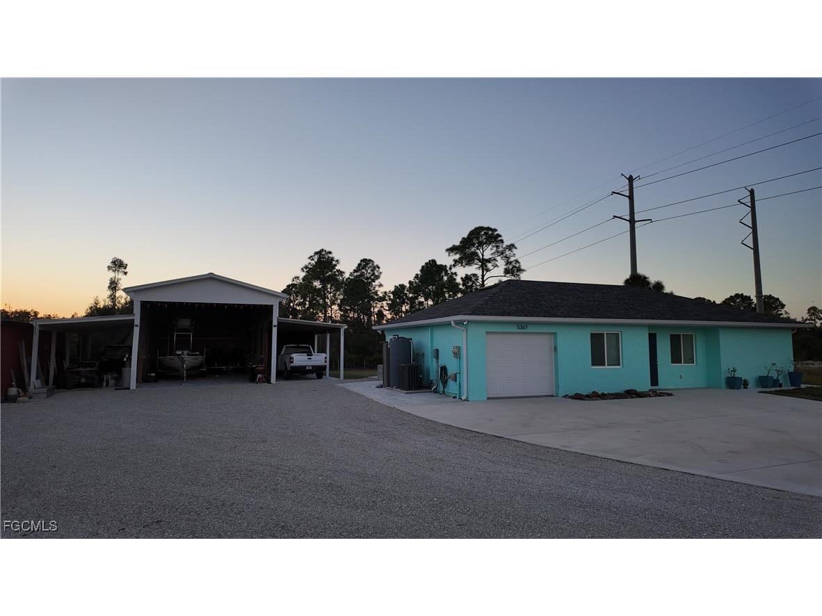 5367 Grovewood Circle Punta Gorda FL 33982 2025020568 image2