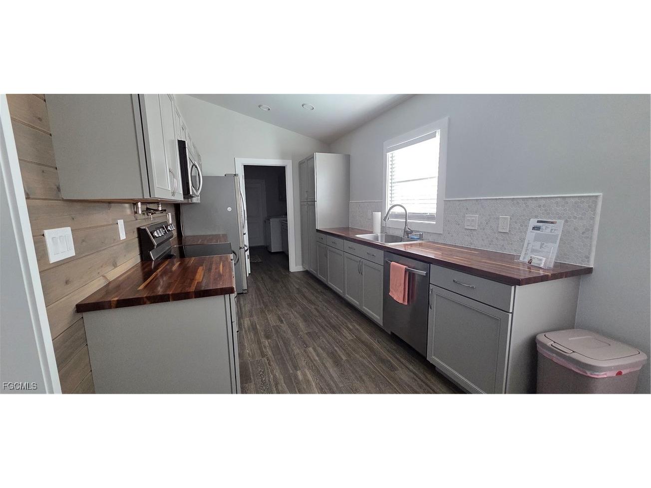 5367 Grovewood Circle Punta Gorda FL 33982 2025020568 image25