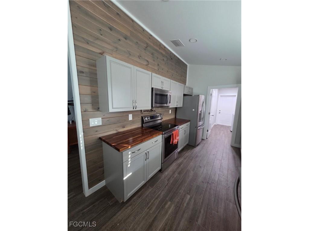 5367 Grovewood Circle Punta Gorda FL 33982 2025020568 image26