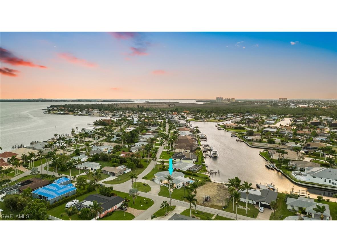 5368 Bayshore Avenue Cape Coral FL 33904 223066134 image1