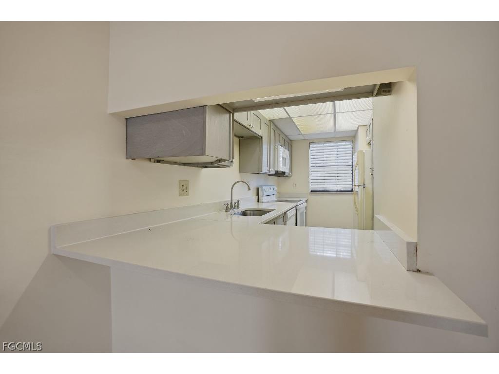 5369 Treetops Drive #M102 Naples FL 34113 2026011835 image4