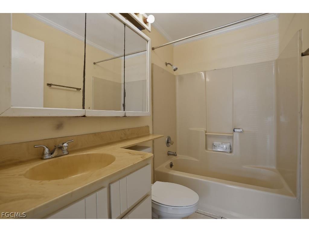 5369 Treetops Drive #M102 Naples FL 34113 2026011835 image8