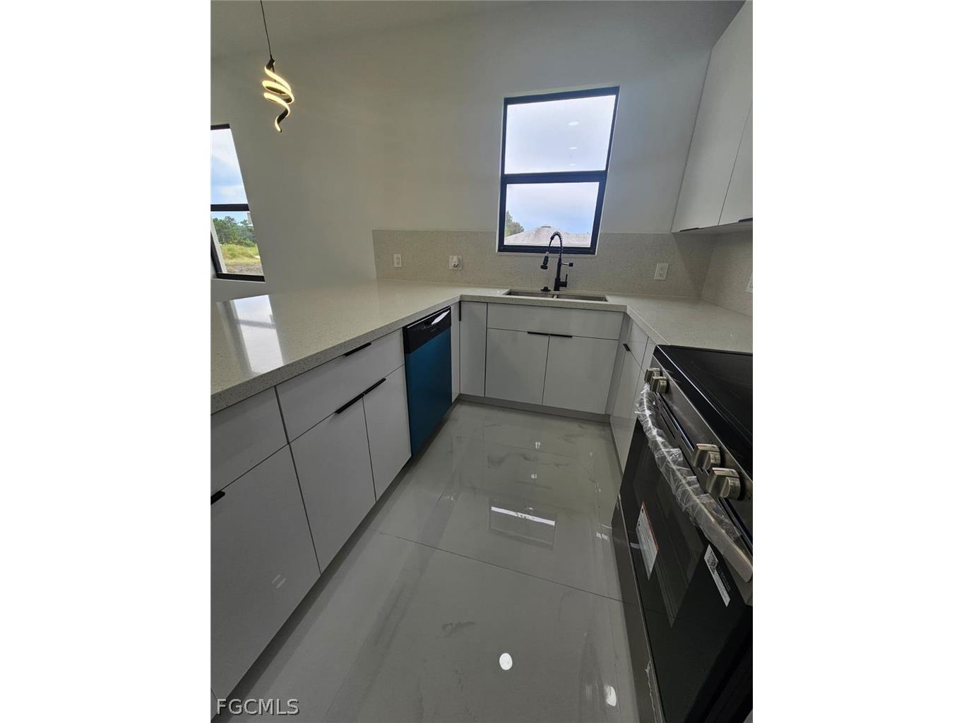 537 Hawthorne Avenue S Lehigh Acres FL 33974 2026013660 image4