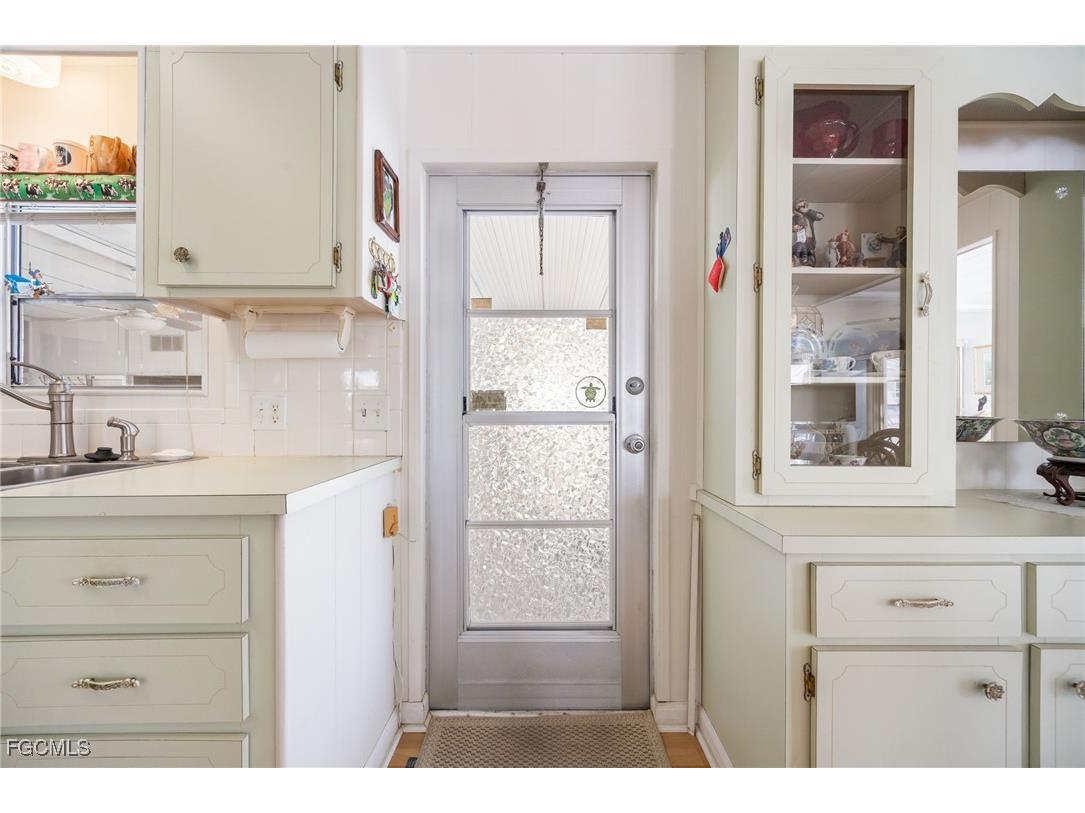 537 Palmer Boulevard North Fort Myers FL 33903 2025019841 image10